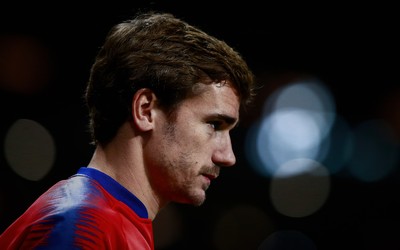 OD电竞-久保建英头球攻门击中横梁