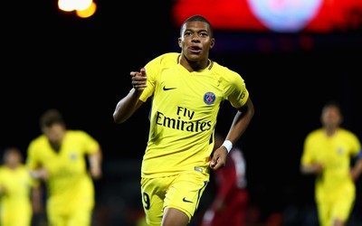 OD电竞动态-乌克兰队这脚射门击中横梁