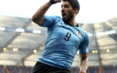 OD电竞精华-于帕梅卡诺国家队位置危了